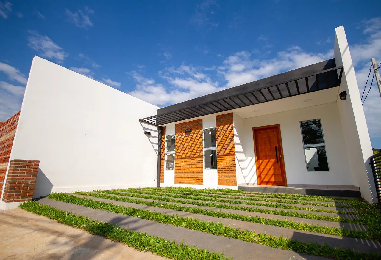 Yvyra Barrio Cerrado